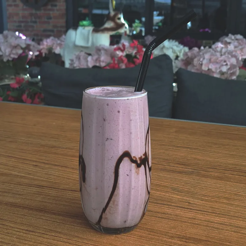 ÇİLEKLİ SMOOTHİE